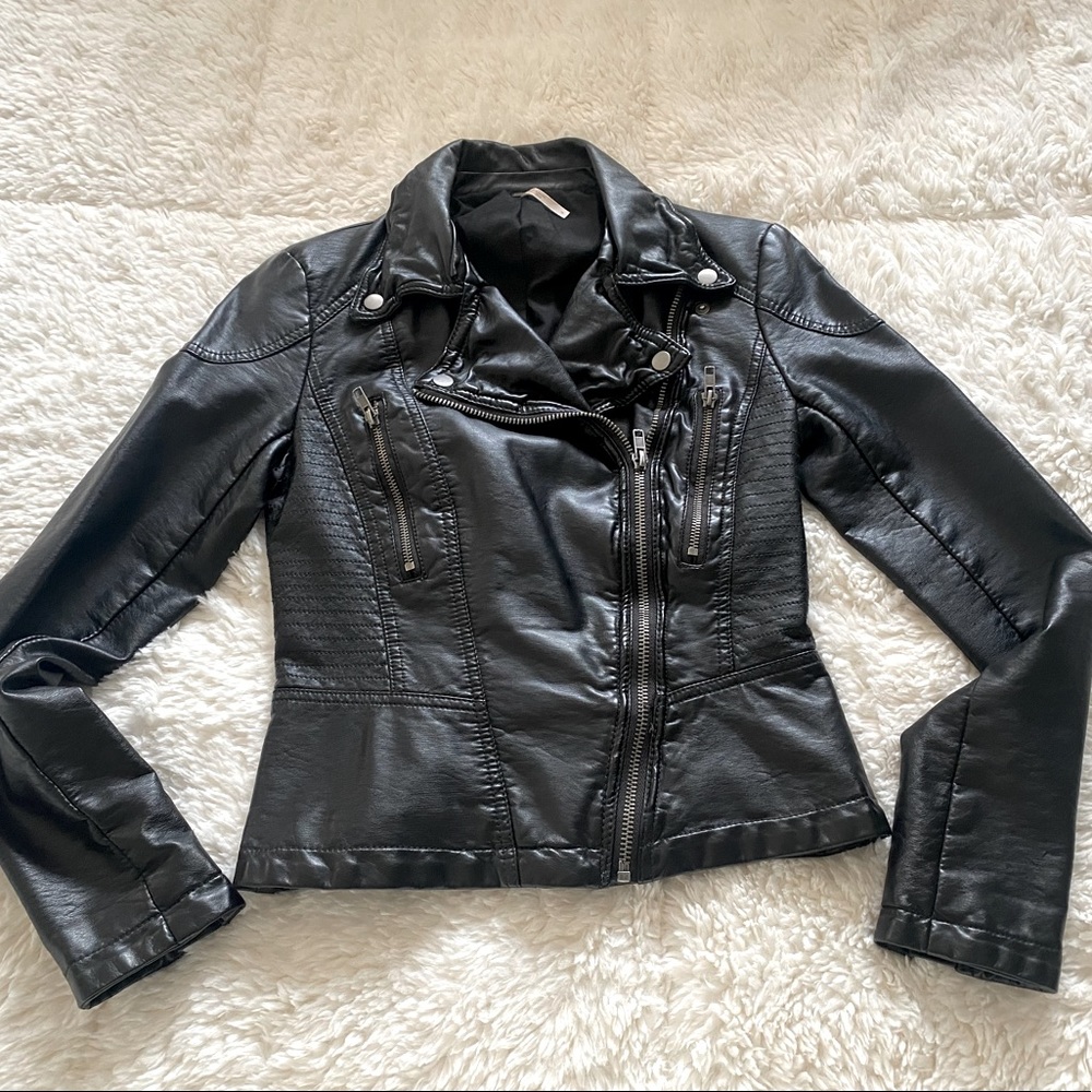 Free People Size 2 Black Leather Jacket!